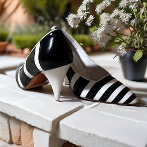 Garolini Black & White Pump with 3 Inch Heel Size 6 1/2